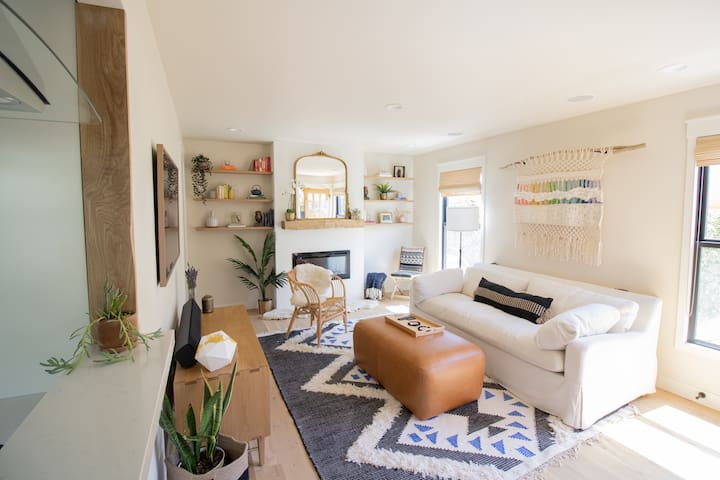 Magical Venice Home and Yard Blocks from the Beach