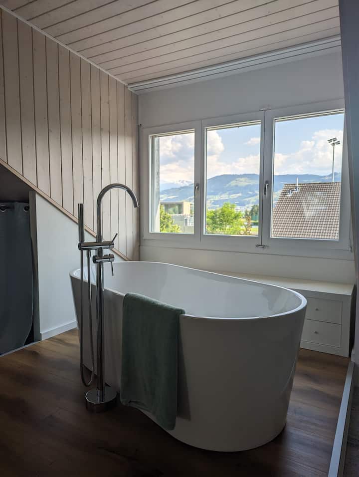 Haus Blumenau: Family House near Lake Zurich