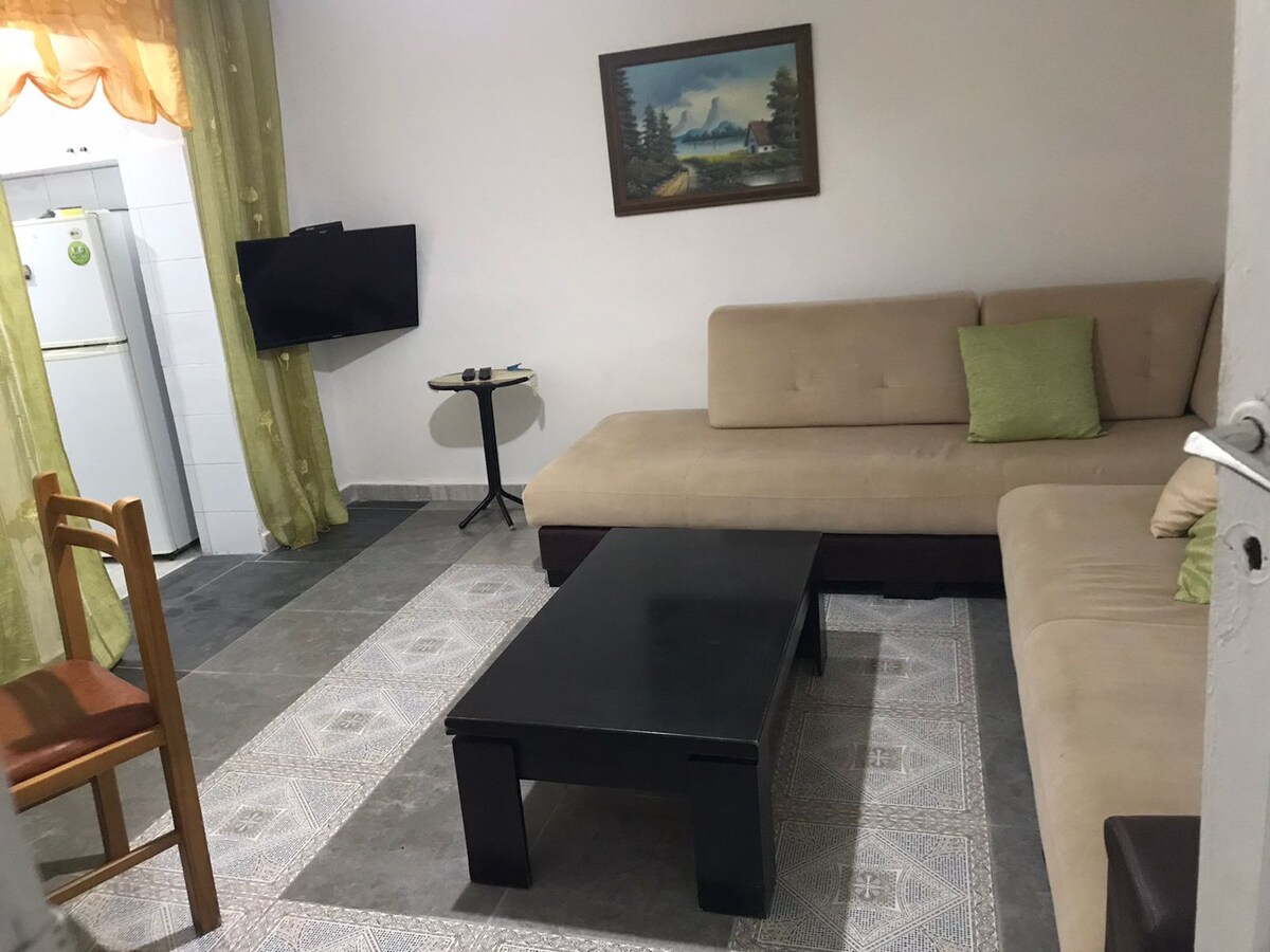 Listing 1192822930213142428