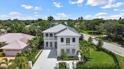 5BR/7BA Lux Pool with Guest House-5 min from Beach