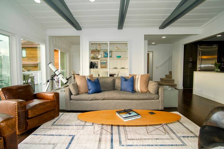 New- Stunning Oceanfront “Pelican Bluffs” gallery image 5