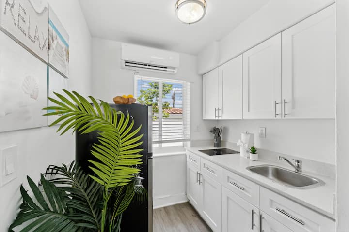 Catalina Palms | Steps To Beach | Heated Pool #1 - Pompano Beach, FL