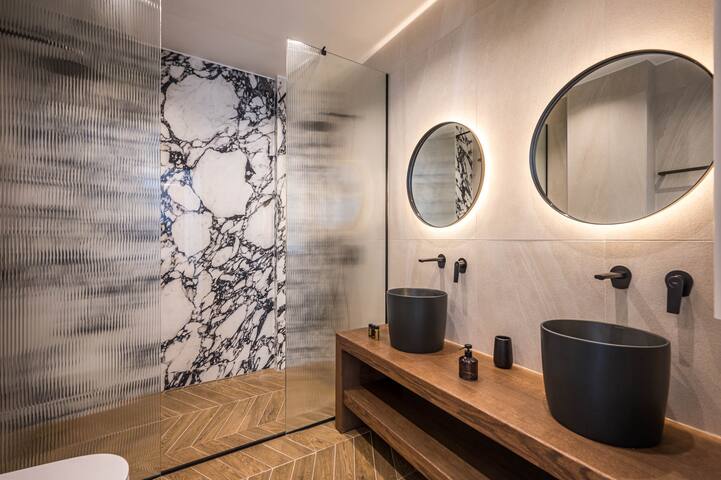 Montre Fine Living gallery image 5