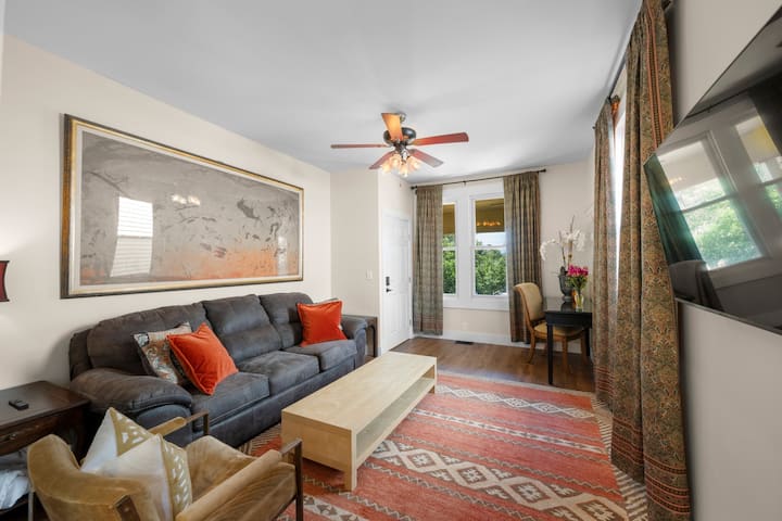 Location! Center Of Dogtown Home - University City, MO