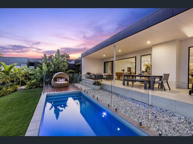 Modern Architectural Retreat gallery image 3