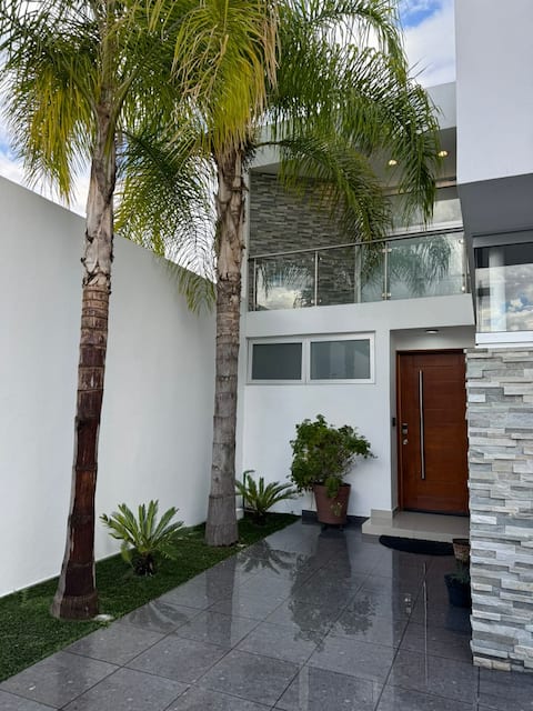 Modern House Guillermina