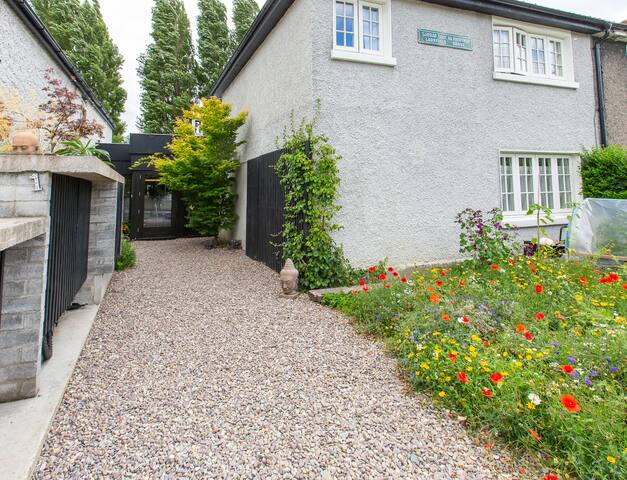 Luxurious, low carbon, architecturally renowned gallery image 4