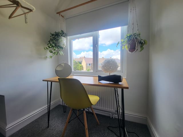 Bristol Art BnB gallery image 4