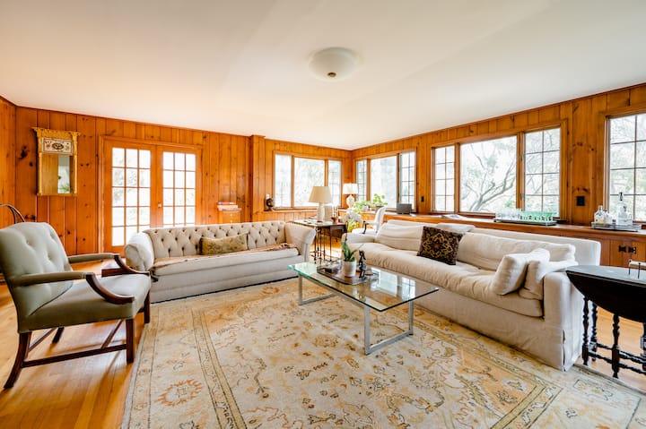 Peaceful Forest Retreat: Pool, Hiking, Mountains - Yorktown, NY