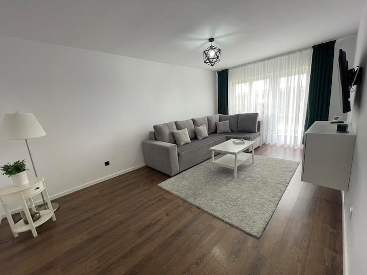 Matei's Home - Luna