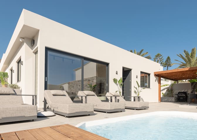 Mousses Villa, with Pool by the Beach