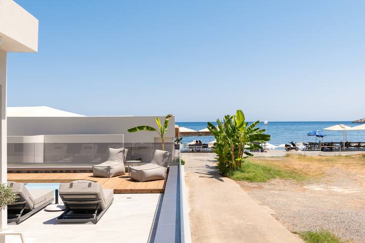 Mousses Villa, with Pool by the Beach gallery image 5