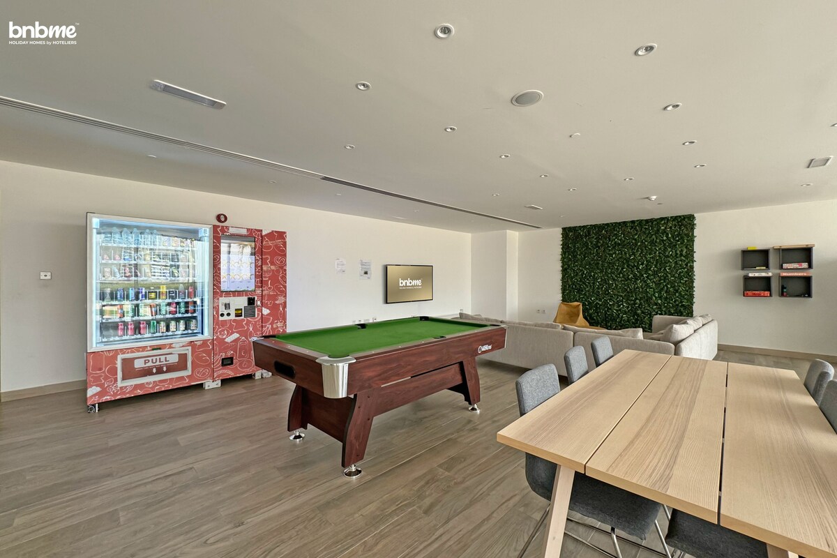 bnbme | Urban Retreat in JVC w/ Gym & Pool Access