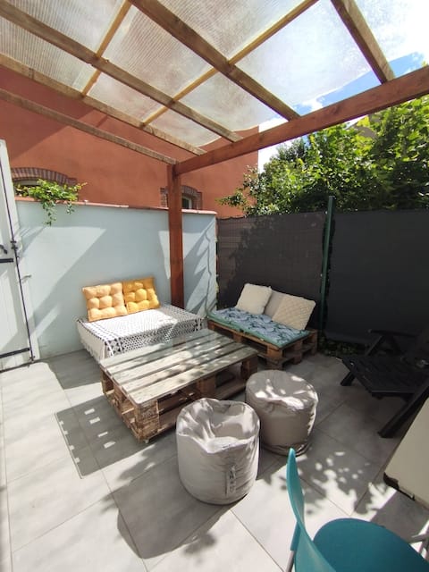 Nice townhouse, free parking