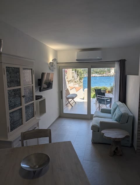 Popular Airbnb listing: Beachfront studio apartment in Arzachena
