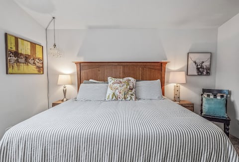 Super private guesthouse escape