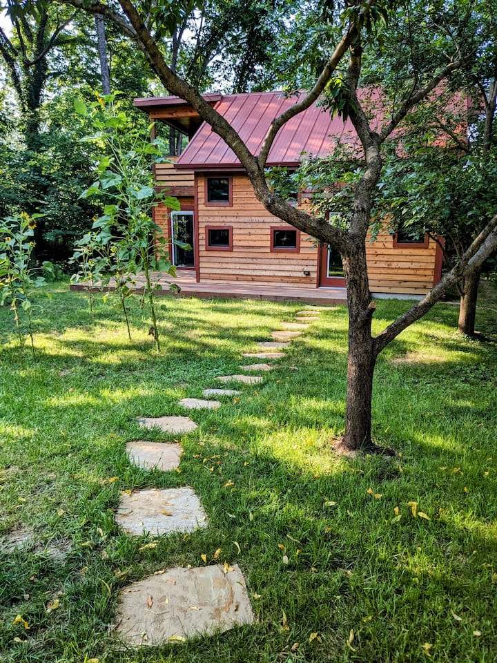 Sunflower Guest House - Tiny houses for Rent in Lawrence, Kansas