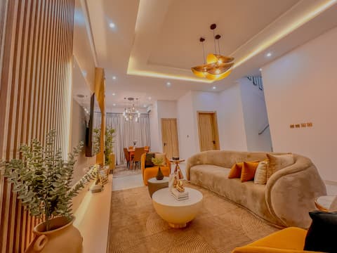 Lekki Luxury 4 bed- 24/7 power,security, WiFi,&PS5