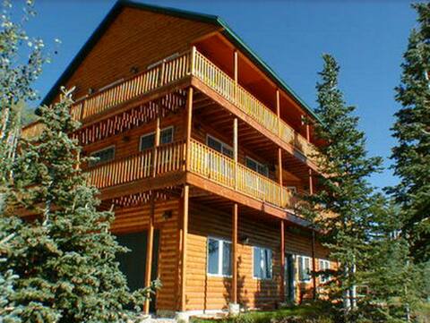 Ski in/Ski out. Hot Tub. Bunk Room. Arcade Room