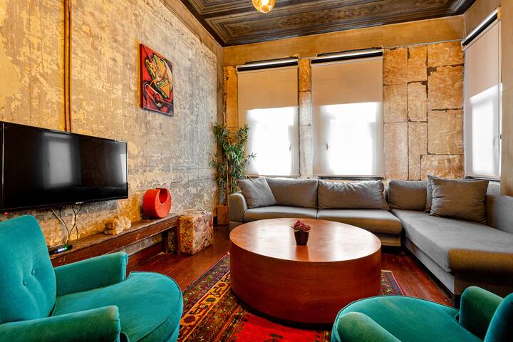 4BR/2BA Galata tower view AC A2 gallery image 2