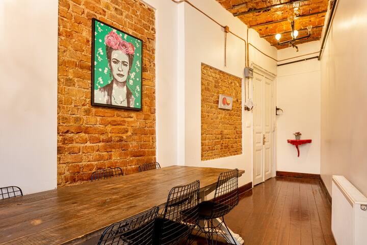 4BR/2BA Galata tower view AC A2 gallery image 5