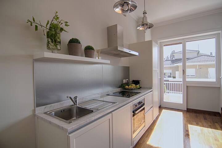 Vatican Park Residence – Large Deluxe Apartment gallery image 4