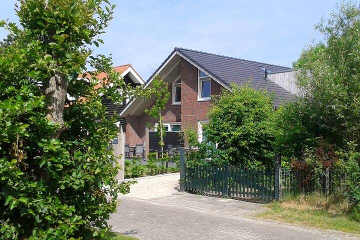 Lekker Naar Zee managed Airbnb listing 1