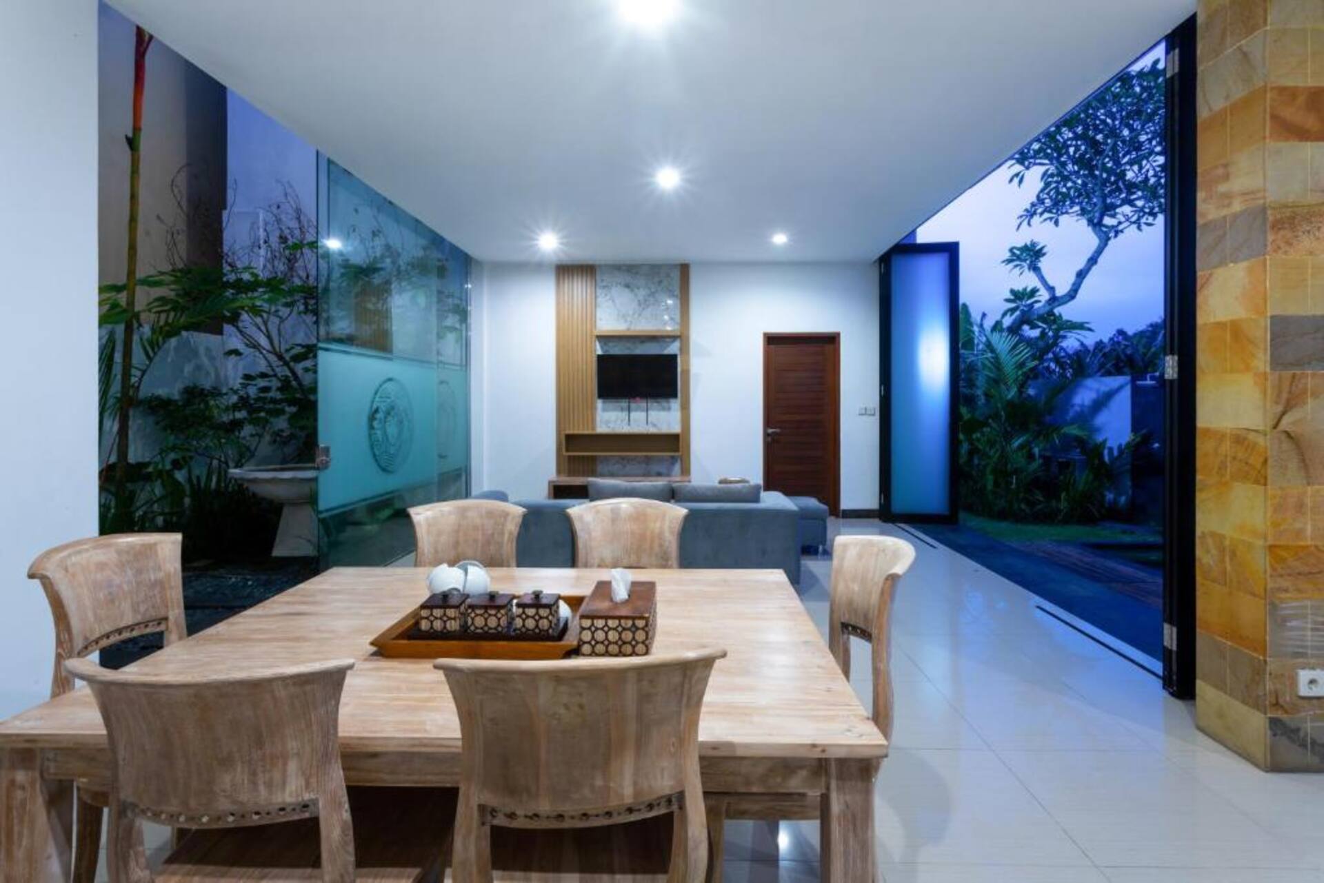 Easygoing Tropical Hideout 3 Bedroom Private Villa in Canggu 3