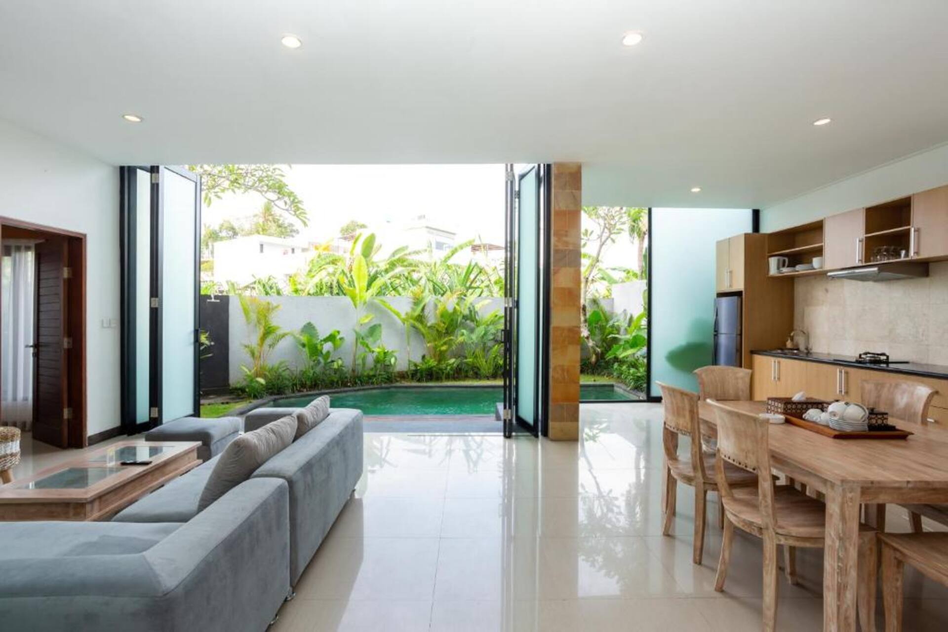 Easygoing Tropical Hideout 3 Bedroom Private Villa in Canggu 2