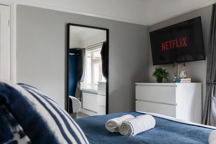 Spacious 3-Bedroom Home Perfect for Extended Stays gallery image 2