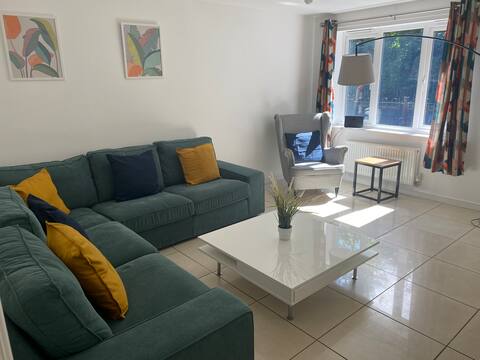 Abbeyfld- 3 bdrm sleeps 5 w/ drive 4 contractors