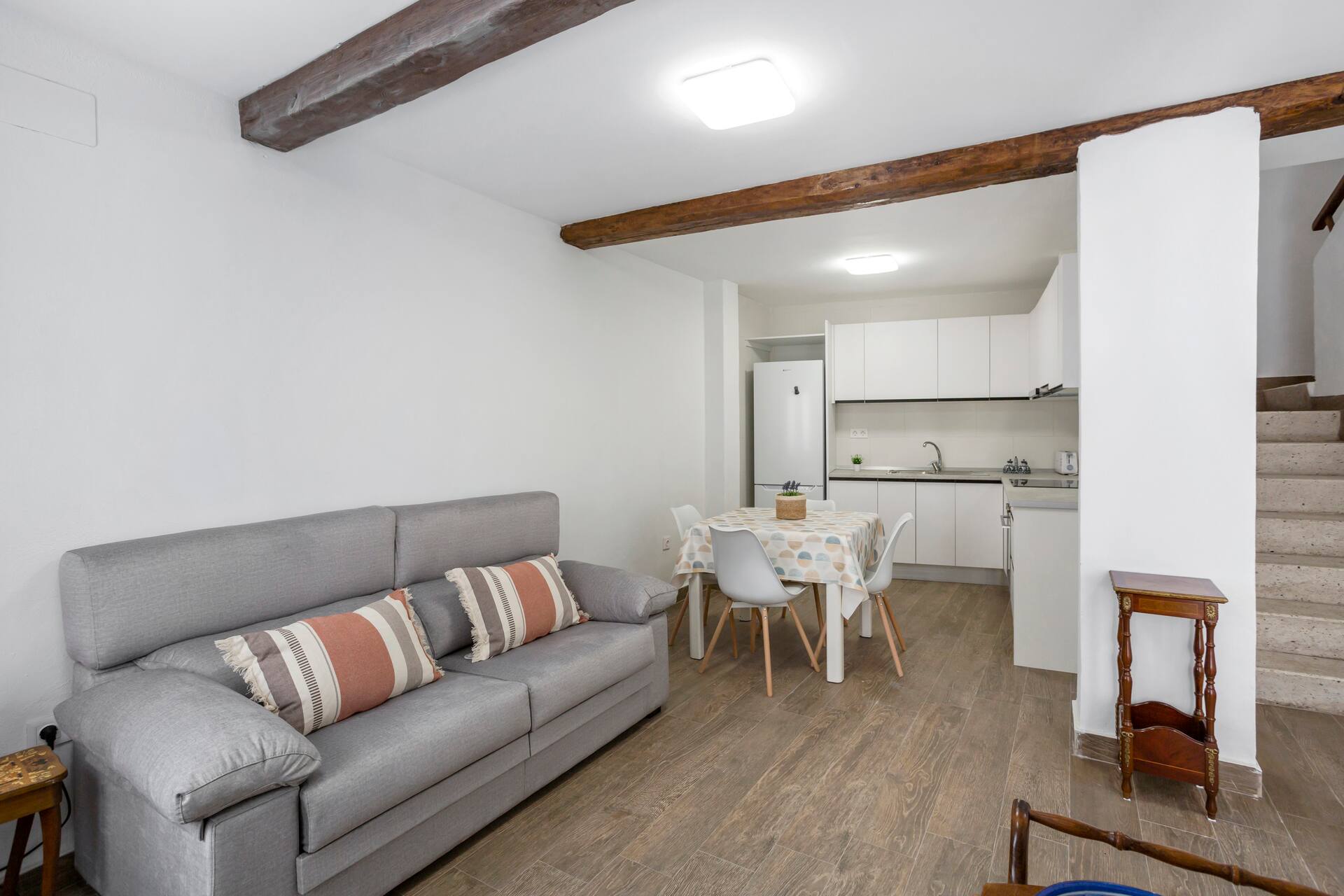 Onil Reformed Petfriendly Home with WIFI