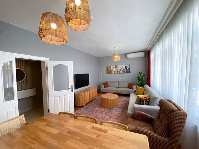 In Taksim Big House with 5 Rooms and 2 Bathrooms gallery image 3