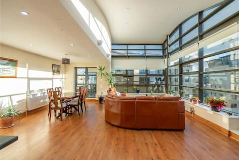 Panoramic Two-bedroom Penthouse