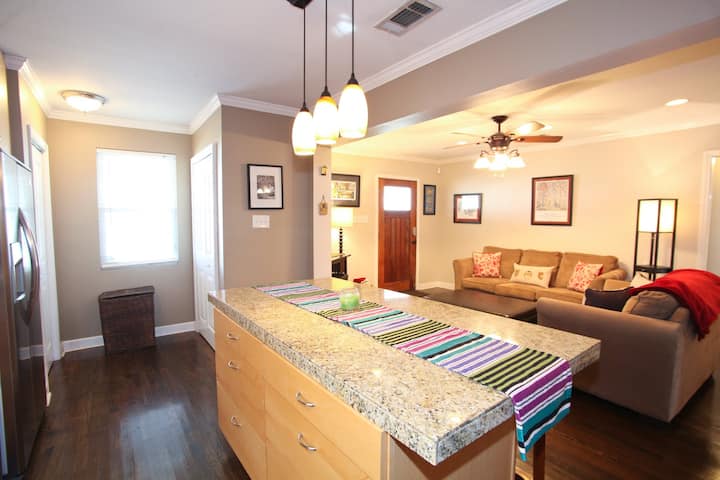 Old Metairie Hideaway - Metairie, LA