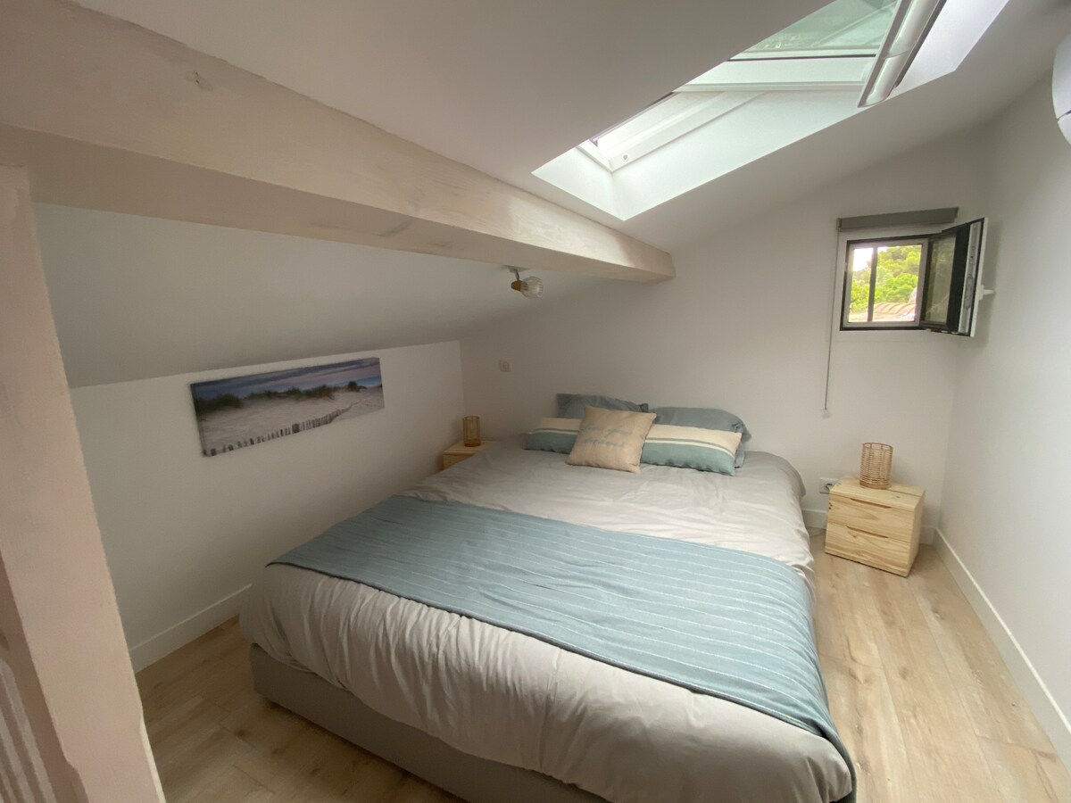 Втора спална соба на таванот, двоен кревет 