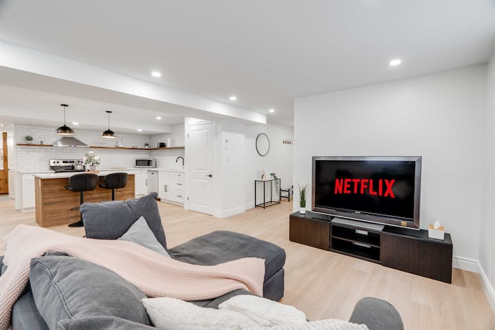 Spacious Basement Unit In Byron - London, Ontario