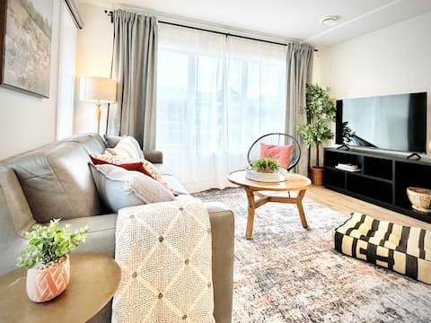 Popular Airbnb listing: Livingston Entire suit Calgary in Livingston