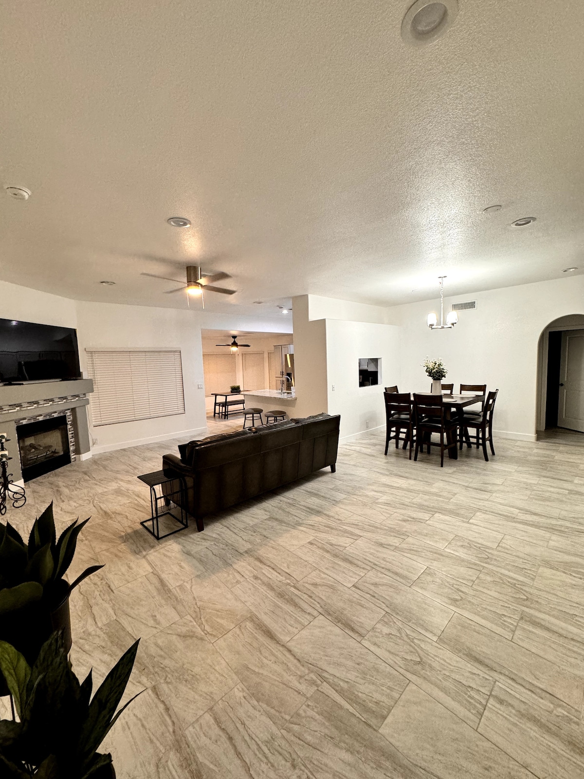 Top performing Airbnb: Entire home near stadium in Maryvale