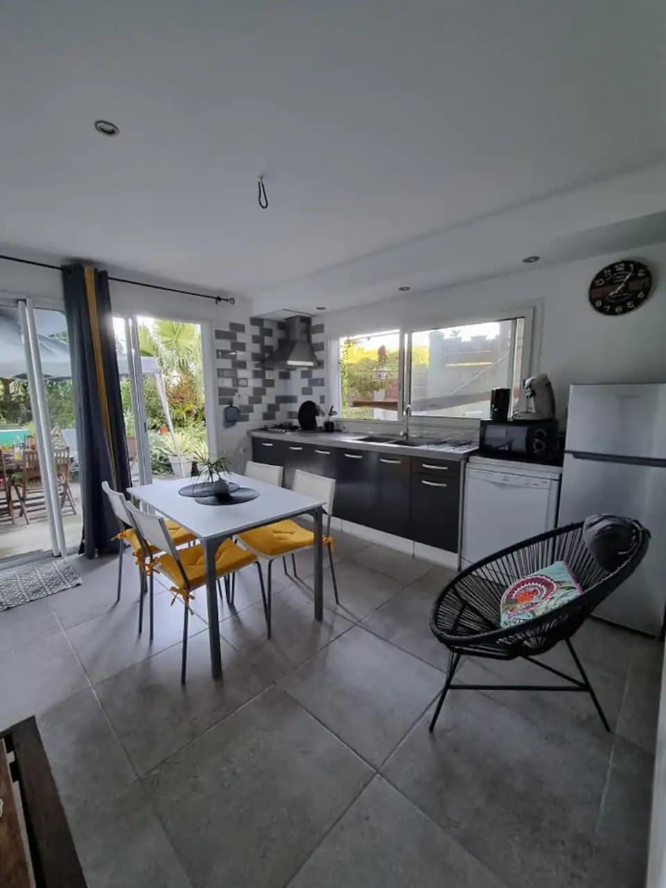 Top performing Airbnb: Kaloupilé Seasonal Rental in Saint Pierre