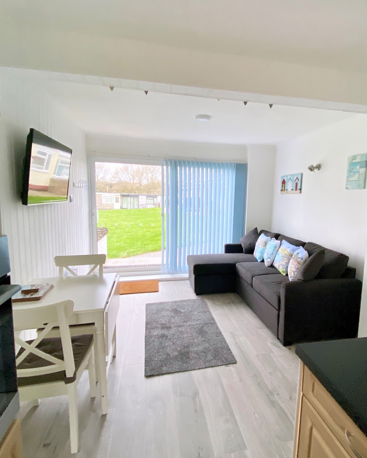 Leistungsstarkes Airbnb: Beach Breeze in Sandown