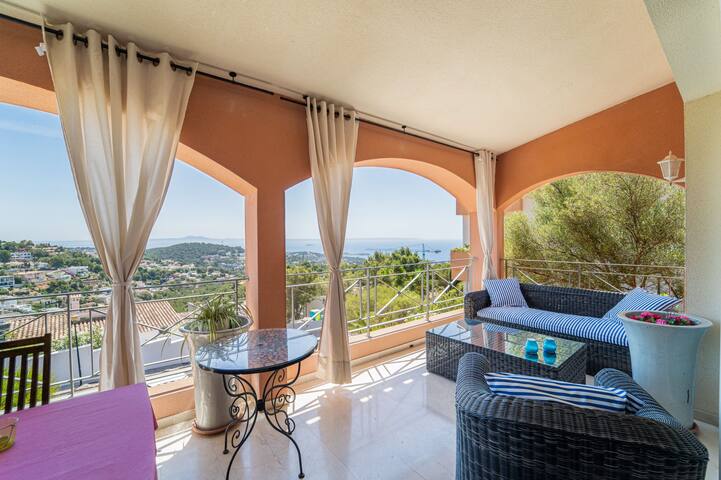 Villa con piscina y vistas mar gallery image 2