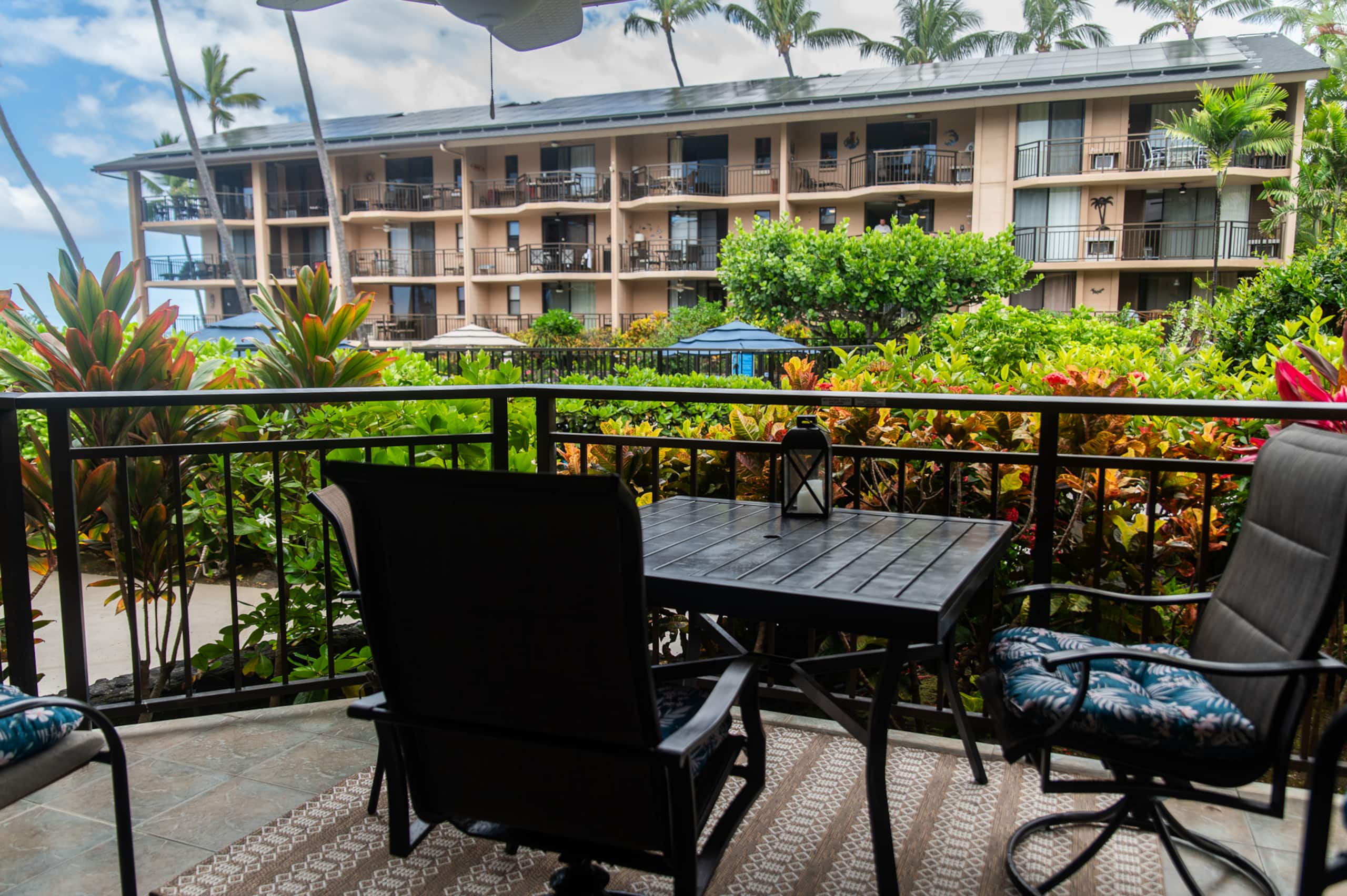 Classy condo in Kona - Photo 30