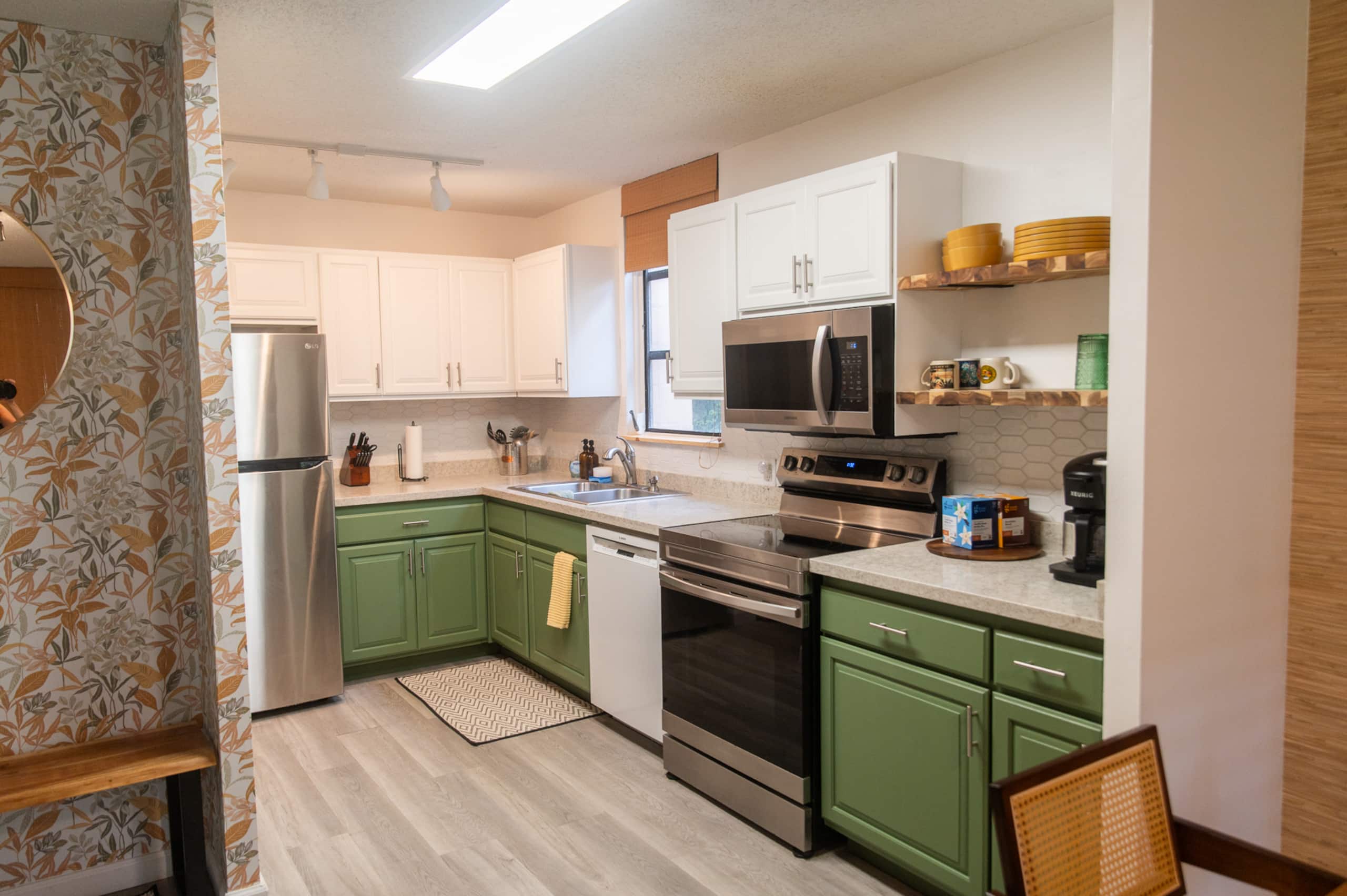 Classy condo in Kona - Photo 8