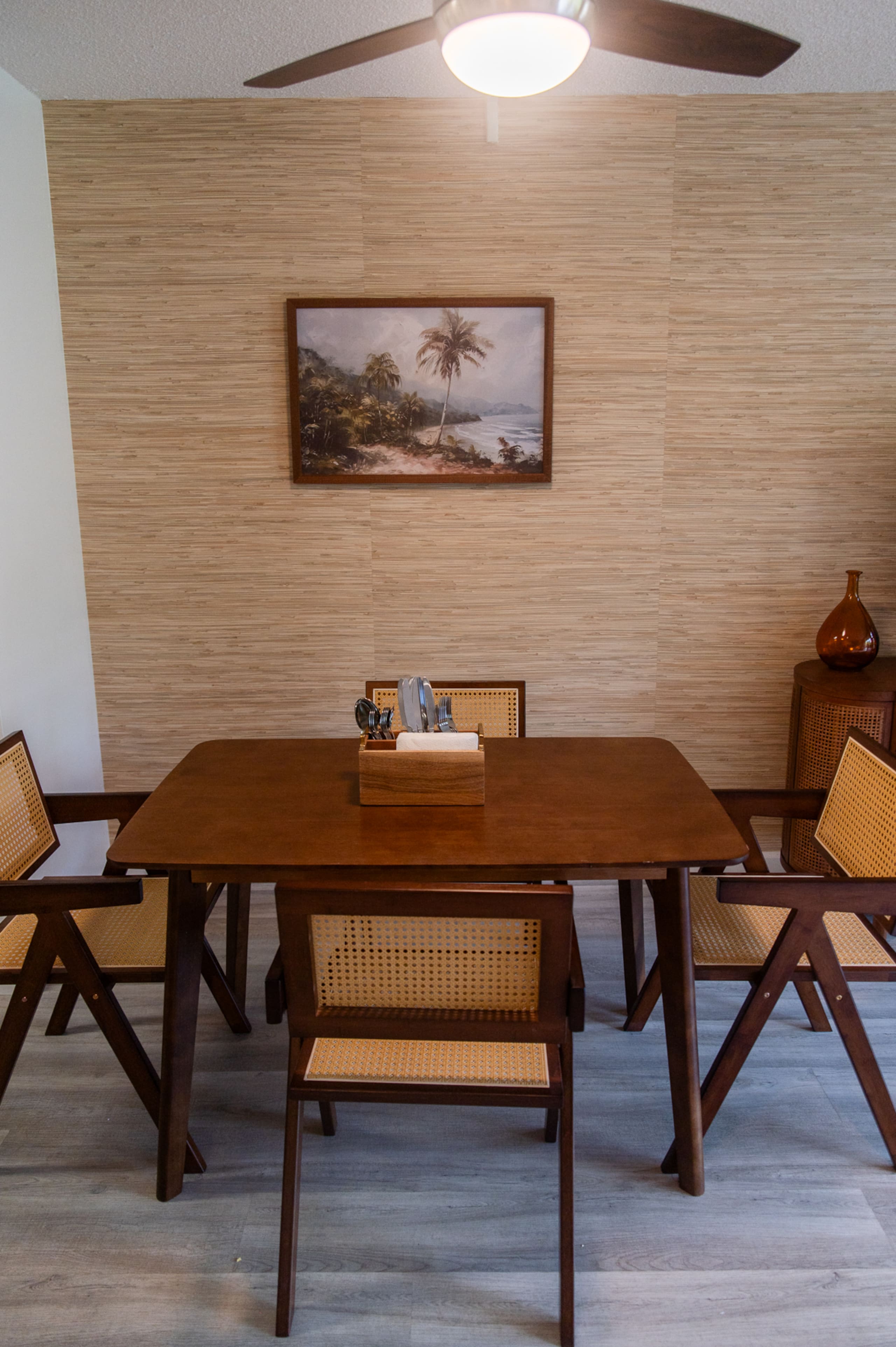 Classy condo in Kona - Photo 13
