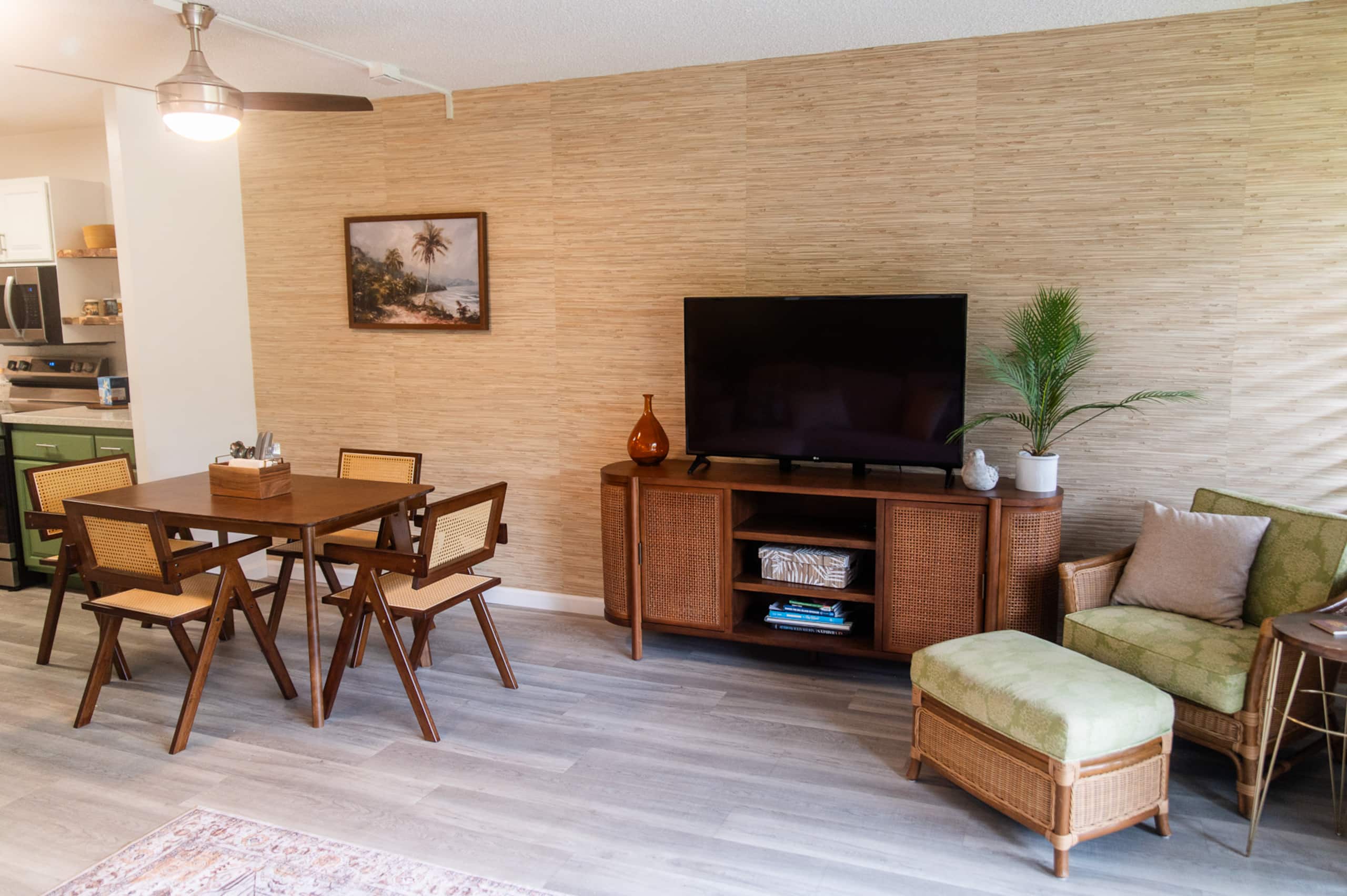 Classy condo in Kona - Photo 12