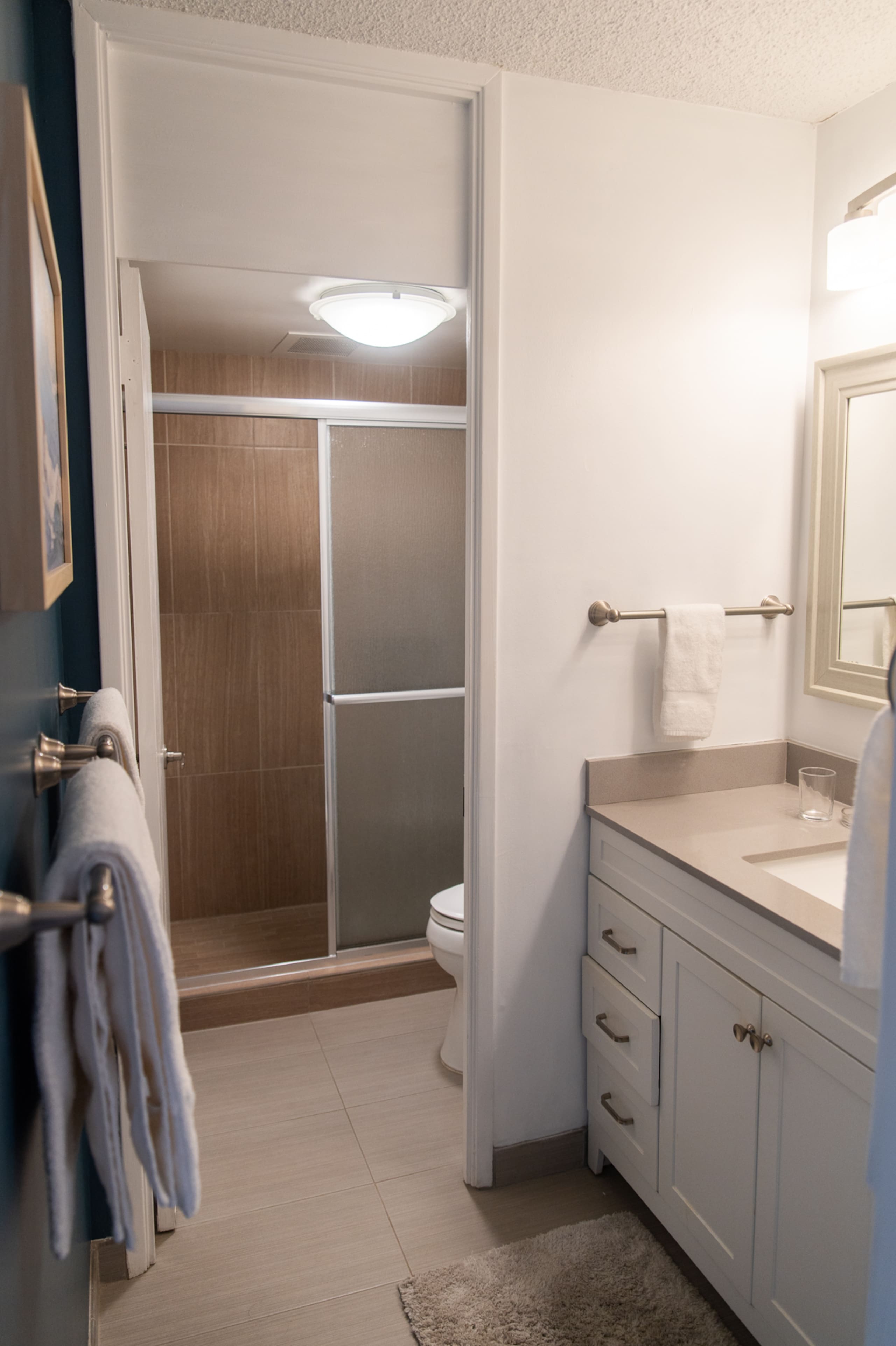 Classy condo in Kona - Photo 25