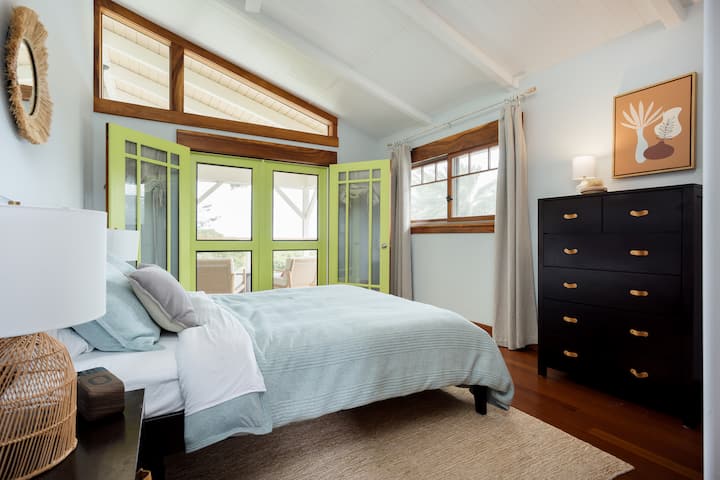 The Banyan House's upstairs includes 3 bedrooms and a full bath. Each bedroom has a private entrance to the upper lanai. 