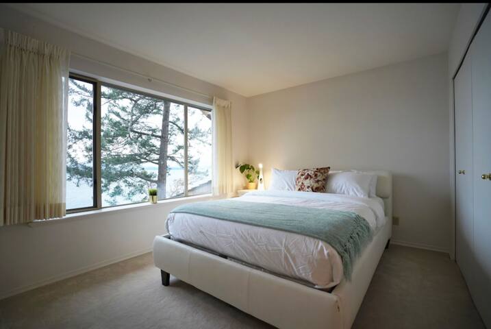 Main Floor Majesty gallery image 3