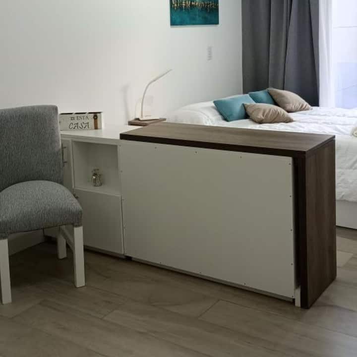 Brand new one-bedroom apartment in Monserrat